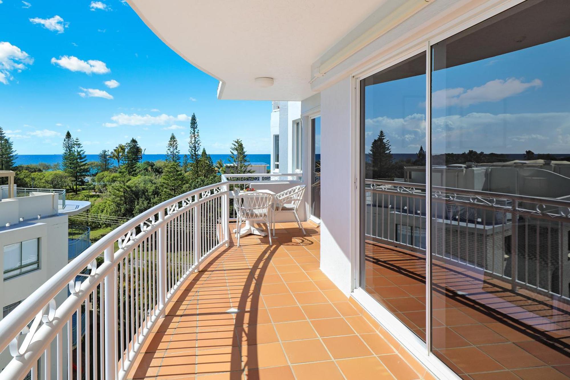 Beachside Resort Kawana Waters Buddina Buitenkant foto